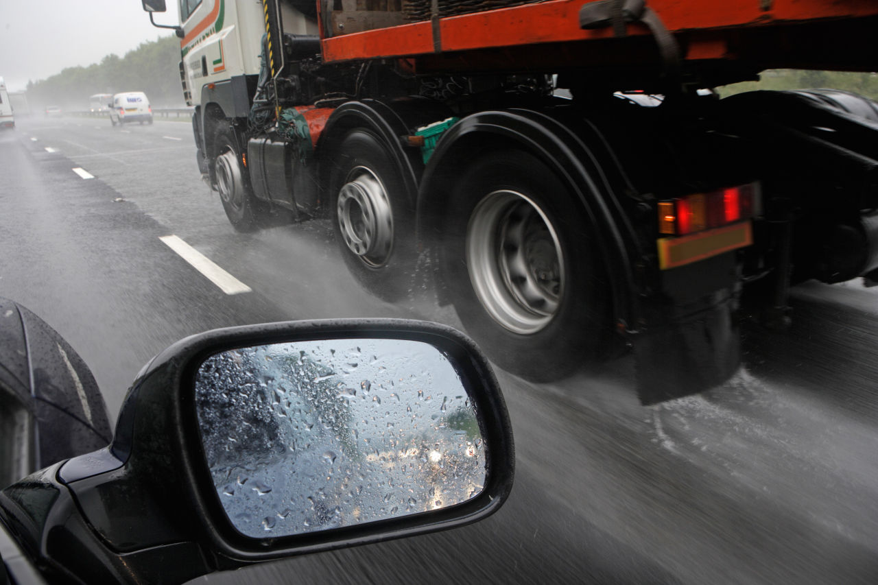 1443117543-syn-pop-1442957269-trucker-ad