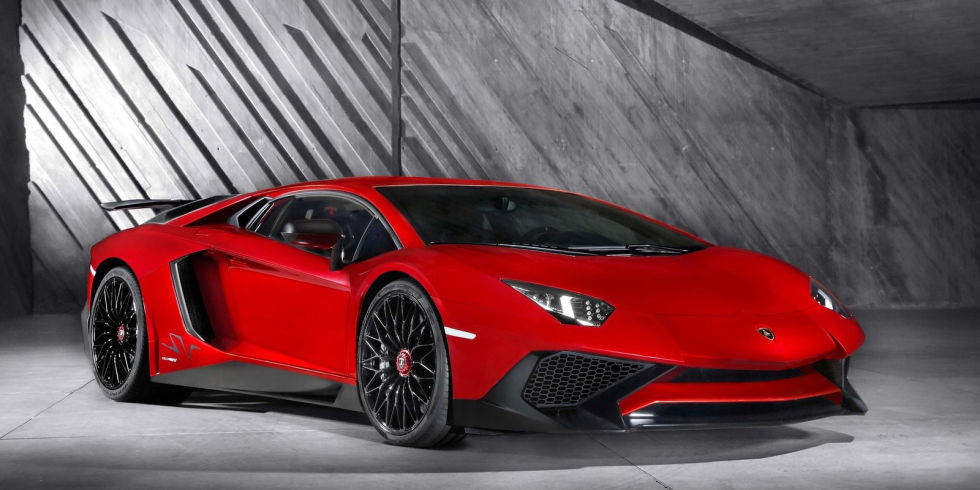 Top speed: 220 mphLamborghini's current flagship supercar whose posters adorn bedroom walls everywhere.