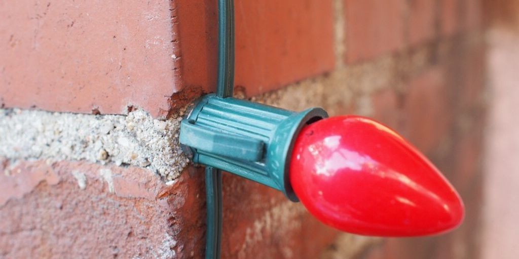 how to use hot glue to fasten christmas lights to brick or how to use hot glue to fasten christmas lights to brick or