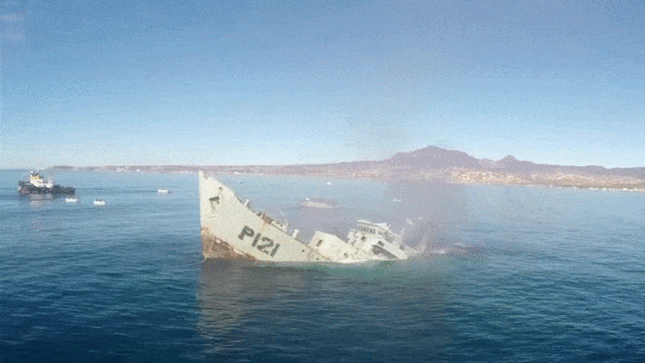 sinking boat gif have your children seen your gold gold is money the sinking boat gif have your children seen your gold gold is money the