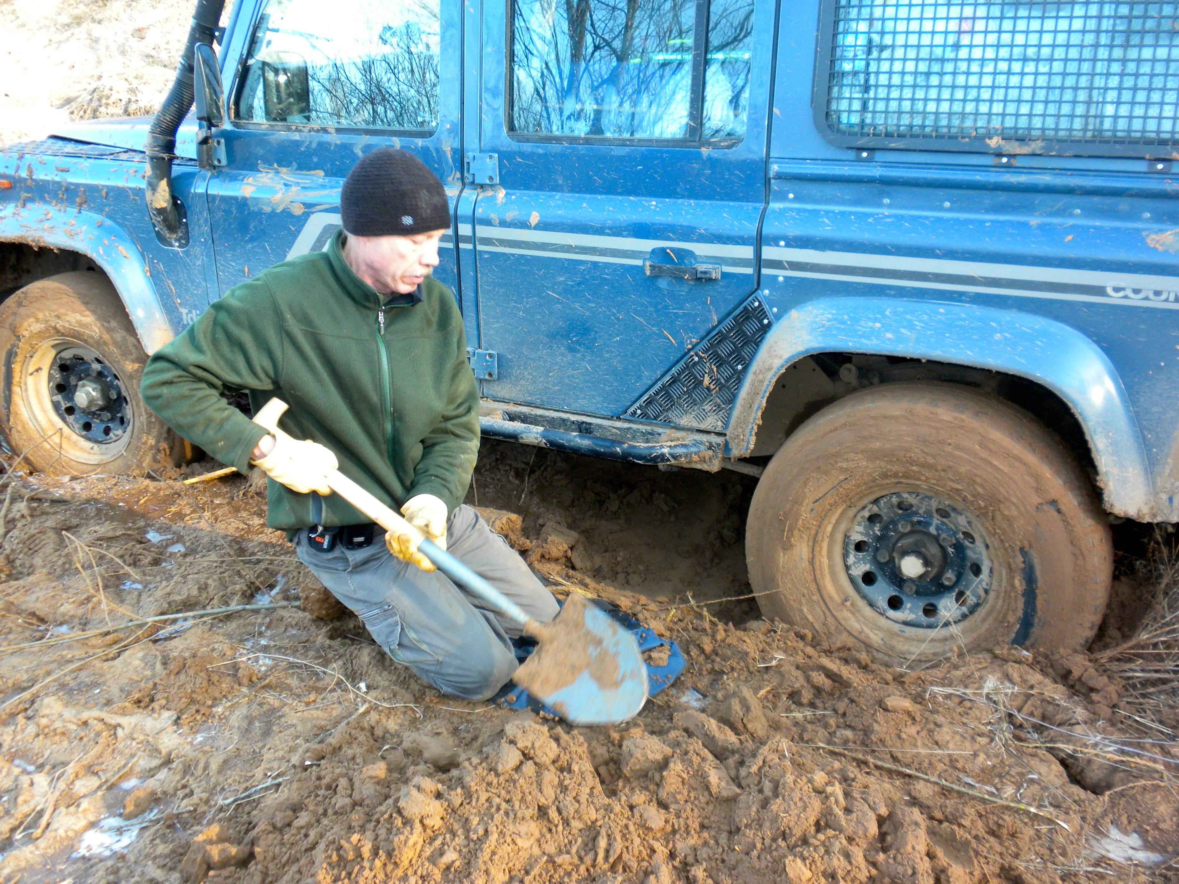 Best Off Road Tires >> 7 Tools to Bring With You Before Getting Stuck in Sand, Snow, or Mud - Recovery Gear Checklist Best Off Road Tires >> 7 Tools to Bring With You Before Getting Stuck in Sand, Snow, or Mud - Recovery Gear Checklist