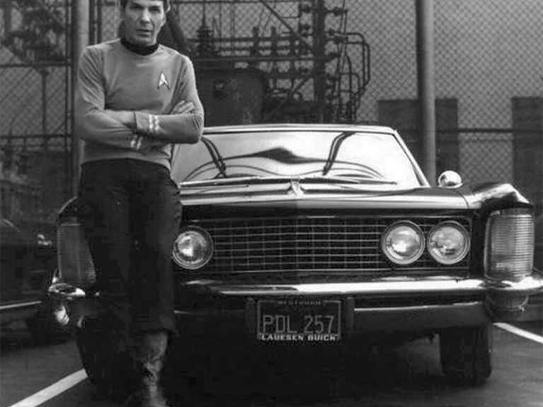 Orig’67 LEONARD NIMOY As Spock. Candid STAR TREK Buick Riviera DESILU Studio S 02 Iy