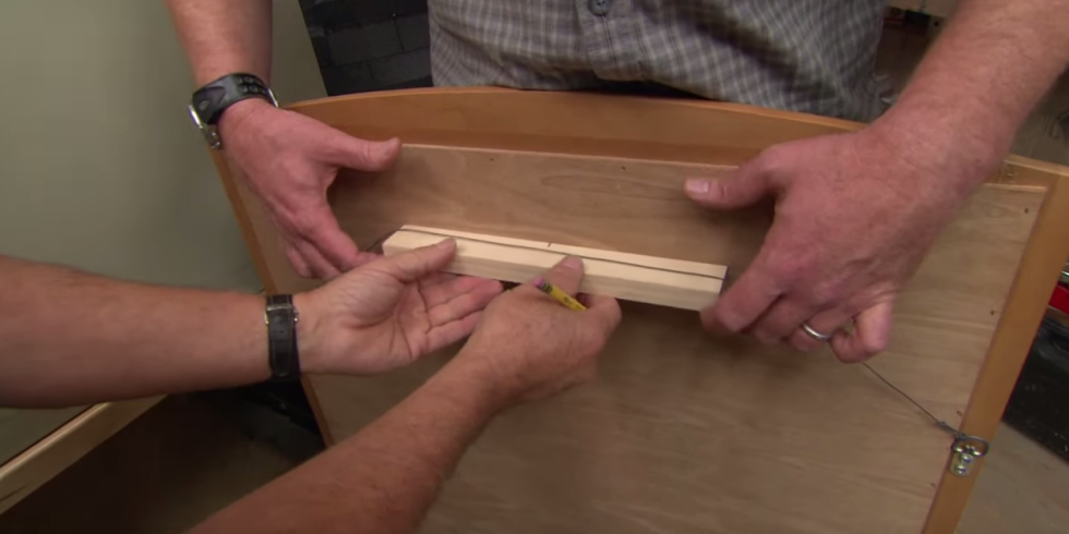 How To Hang A Mirror On The Wall how to hang a heavy mirror with the help of scrap wood How To Hang A Mirror On The Wall how to hang a heavy mirror with the help of scrap wood