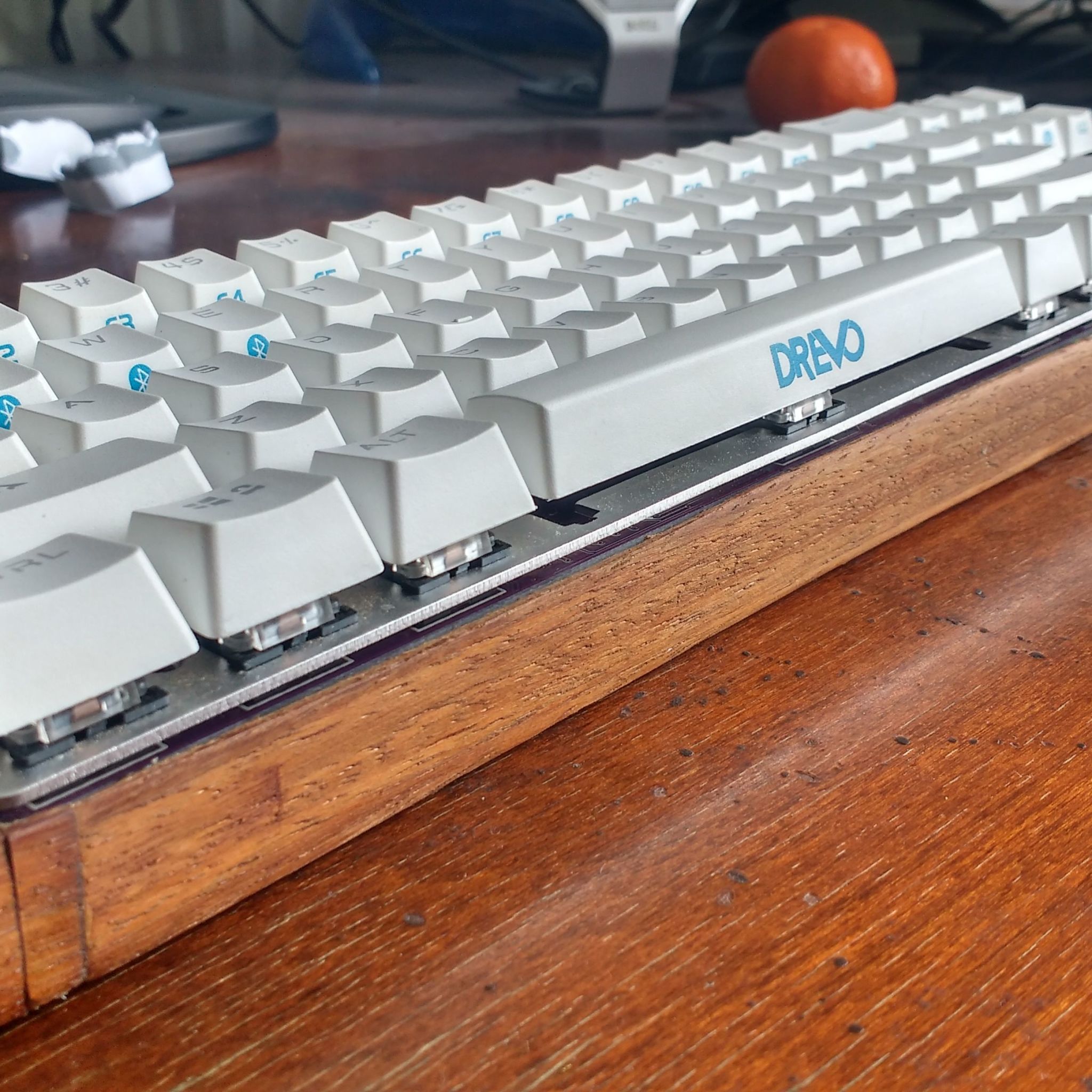 square-1477427374-keyboard.jpg