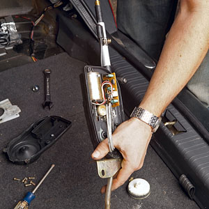 4 Steps to Fix That Pesky Car Radio Antenna 06 volvo s40 radio wiring diagram 